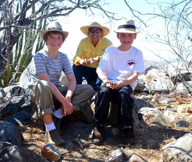  Tres Amigos 
